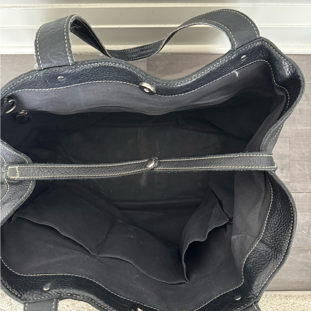 Roots Black Leather Tote Bag with front slit pocket. - Picture 7 of 7